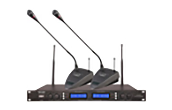 A four-u Wireless microphone   VIC-340